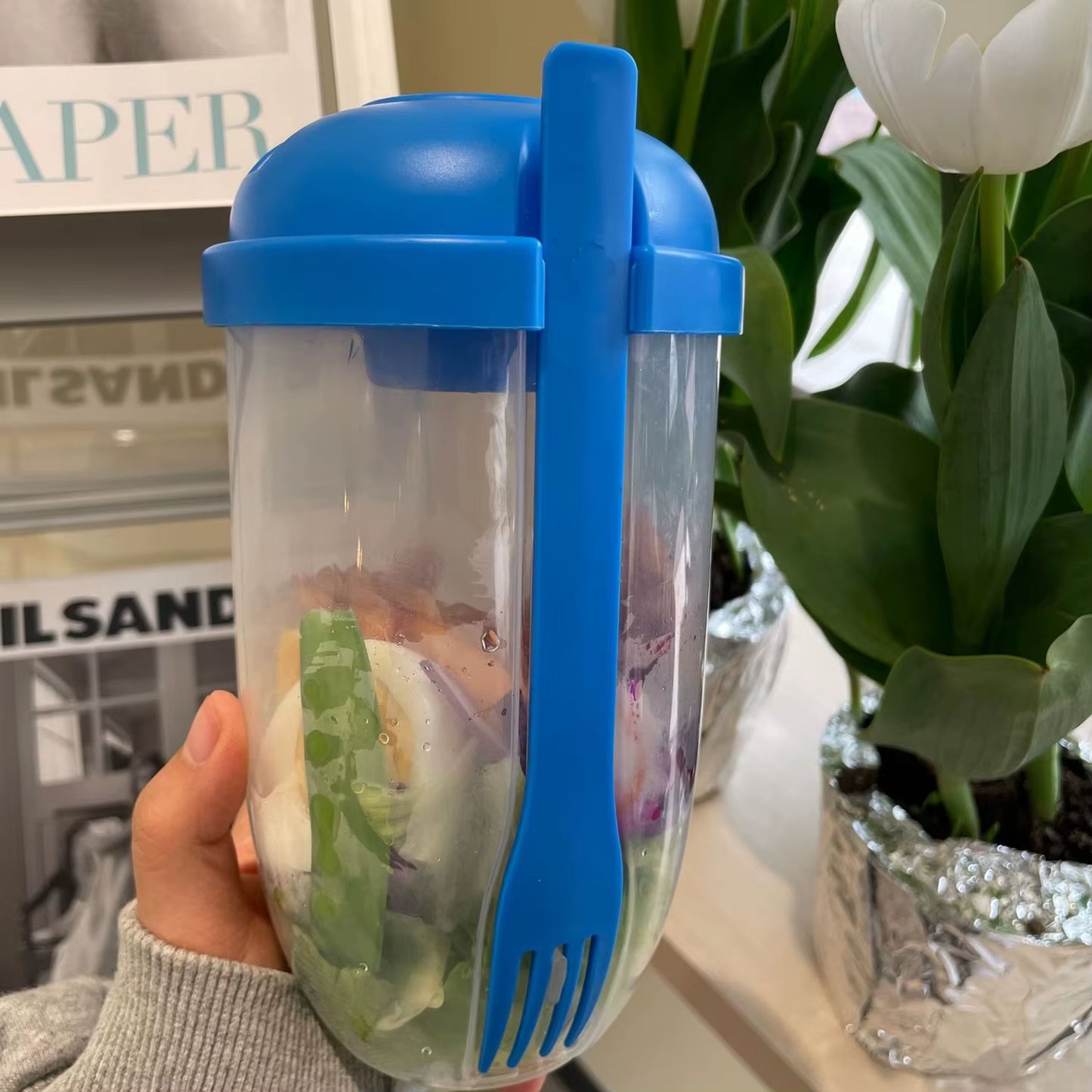 Elevate Your Meals with the Ultimate Portable Salad & Breakfast Cup - Leak-Proof Bento Box with Fork & Sauce Container for On-the-Go Dining!